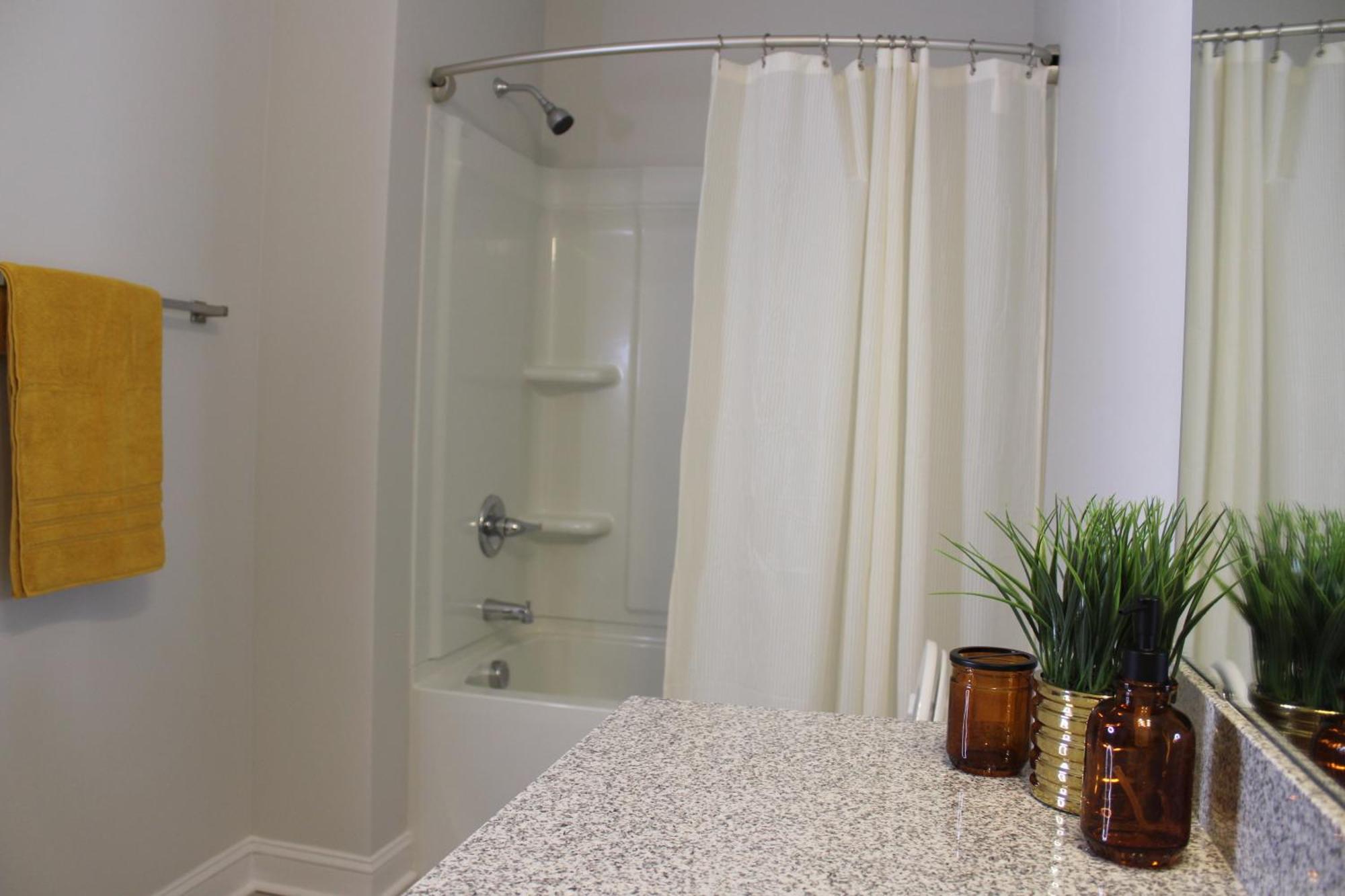 Quiet And Luxury Apartment - 10 Minutes From Ecu Winterville Luaran gambar
